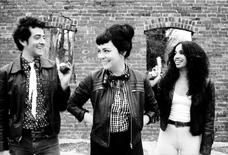 On their latest, The Ettes keep one foot in the garage