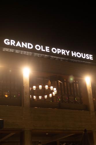 2023.2.6.Paramore.Opry.AngelinaC-1.jpg