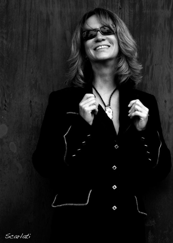 Eileen Sisk delivers the first in-depth biography of Buck Owens