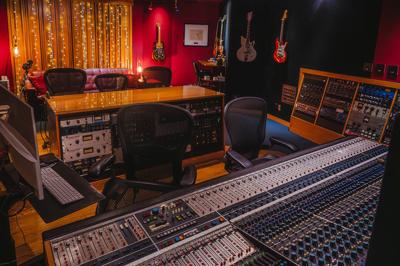 Blackbird was voted Best Recording Studio in Nashville in the Nashville Scene’s 2026 Best of Nashville Readers’ Poll, followed by East Iris and Studio B (tied for second).