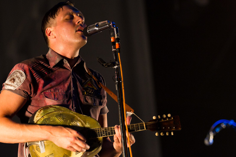 Bonnaroo 2011: Friday in Photos, Part 2 [Arcade Fire & NOFX]