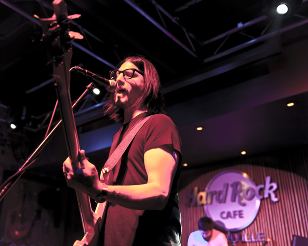 Sounds like Summer: The Greenhornes at Hard Rock Cafe, 7/7/11