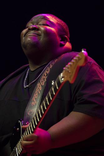 buddy guy (3 of 41).jpg