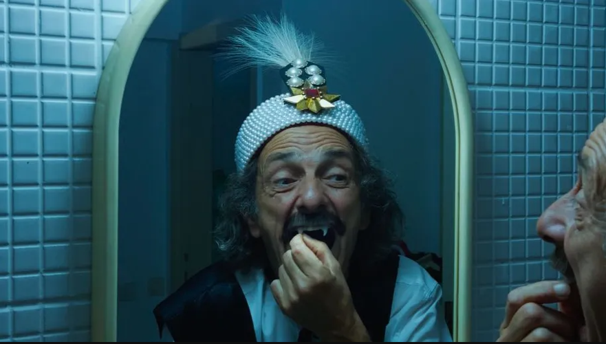 A still from Radu Jude's Dracula