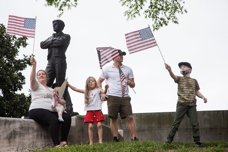 'Nashville Freedom Rally' Descends on Capitol Amid Pandemic Shutdown