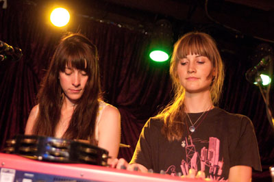 Au Revoir Simone, The Antlers, Deleted Scenes & Bows and Arrows at The End 6/1/09