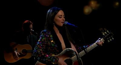 Watch Kacey Musgraves' Intimate Rendition of 'Slow Burn' on <i>Colbert</i>