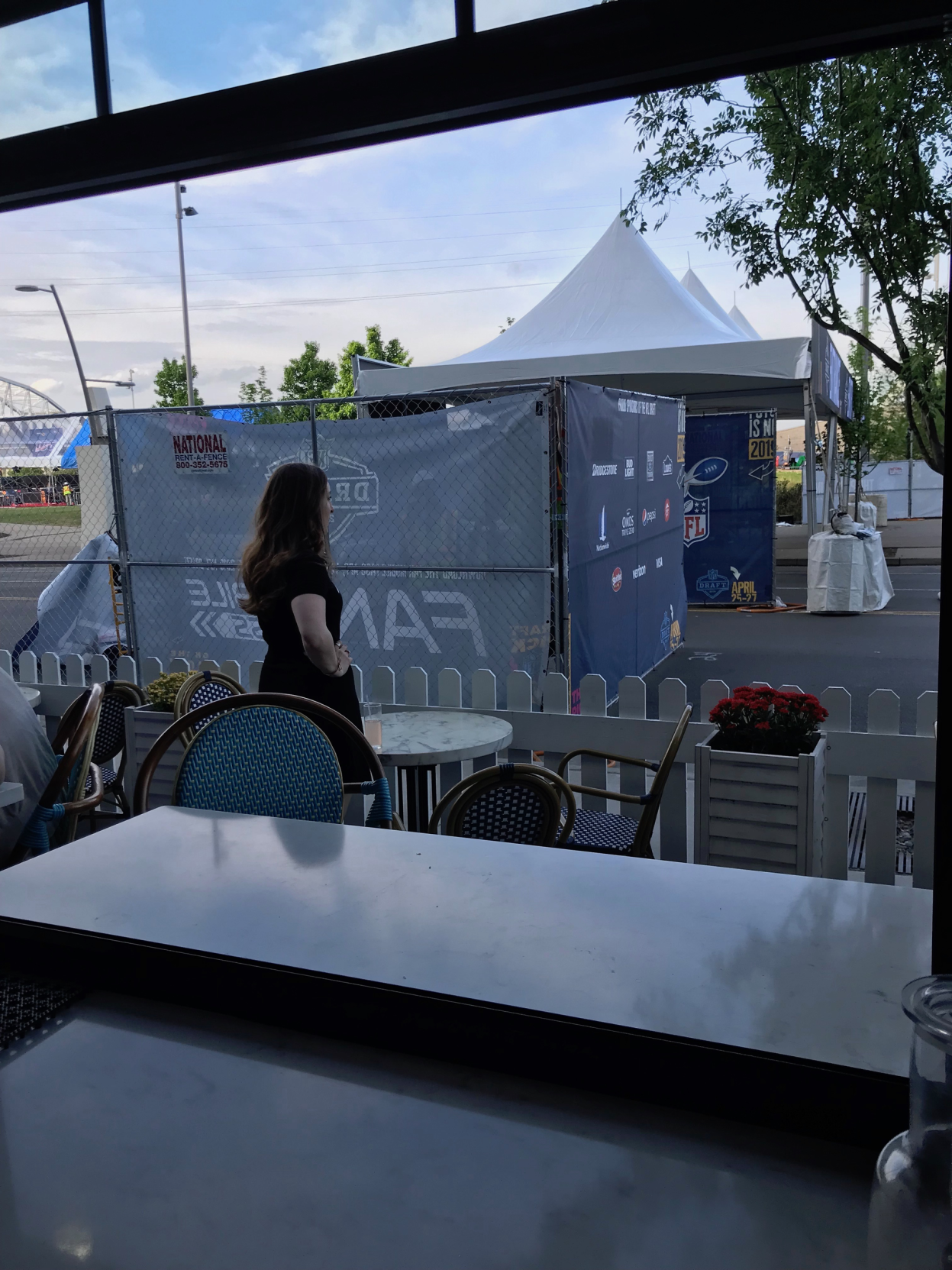 Two First Avenue Restaurants Aren’t Winning From the Draft