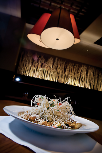 Everything's peachy about Green Hills hot spot YOLOS, with one exception: the food