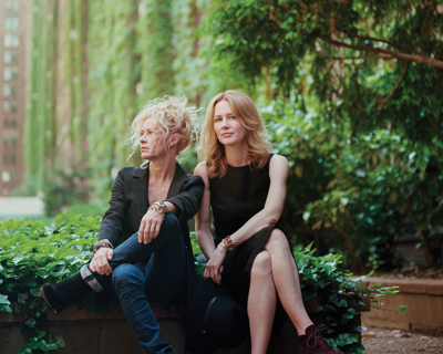 Sisters Shelby Lynne and Allison Moorer Use Their Shared Experience to Craft <i>Not Dark Yet</i>
