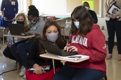 05/11/21 Governor Bill Lee visits Neely's Bend Middle School