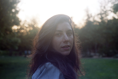 Julia Holter Relishes Bringing the Rich World of <i>Aviary</i> to the Stage