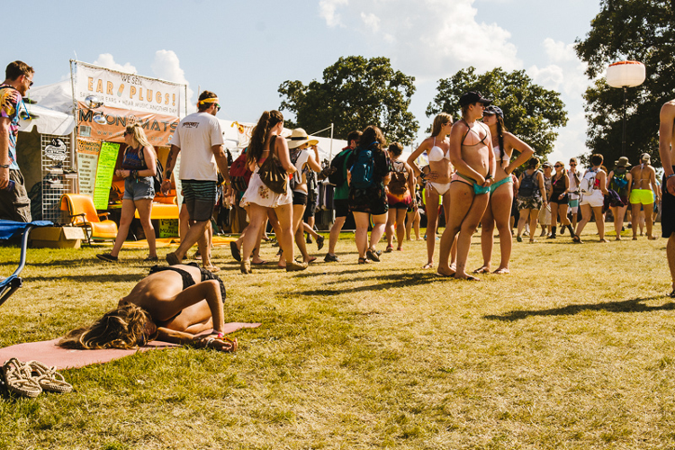 Bonnaroo Friday, 6/12/15 [Alabama Shakes, Dawes, Earth, Wind & Fire, King Gizzard, Tears For Fears, Unknown Mortal Orchestra]