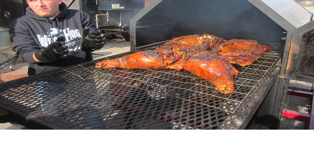 Whole Hog BBQ: The Gospel of Carolina Barbecue by Jones, Sam