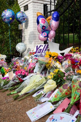 DollyPartonMemorials08262026-5.jpg