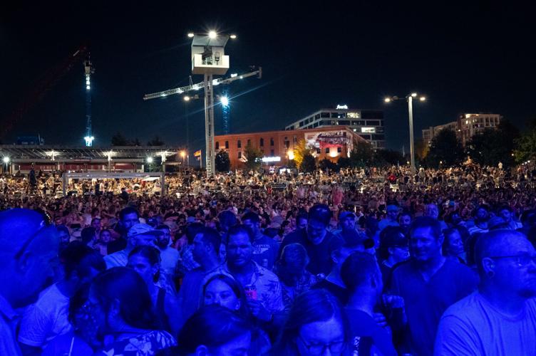 Crowd72823Nashville-3.jpg