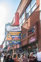 Robert’s Western World