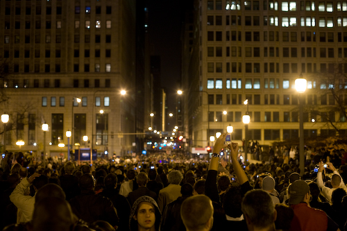 Hundreds of Thousands Flock to Obama Rally in Chicago