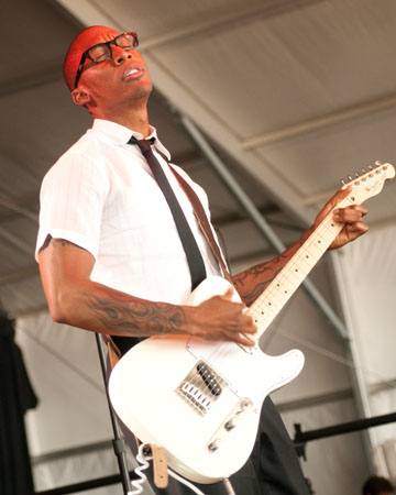 Raphael Saadiq at Bonnaroo