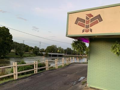 Lyncoyasideandwatercorner.jpg