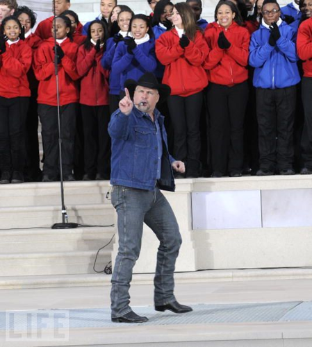 Garth Brooks Flood Relief Benefit Tonight (and Tomorrow, Sunday, Monday, Tuesday & Wednesday) at Bridgestone Arena
