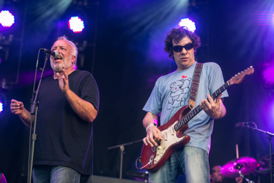 Two Critics Examine the Warped Genius of Ween’s <i>12 Golden Country Greats</i>