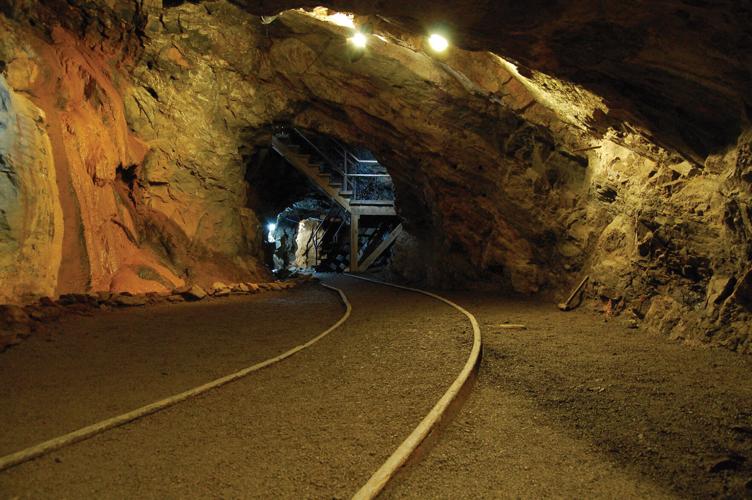 dahlonegaConsolidated-Gold-Mine-Interior.jpg