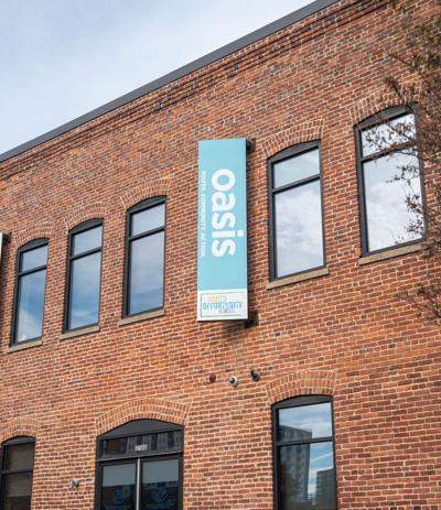 oasiscenter2.jpg