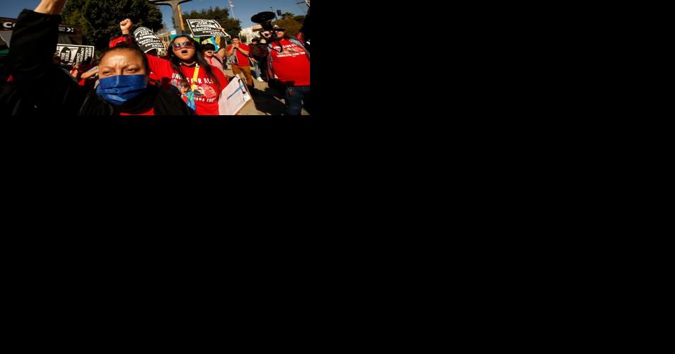 A Kennewick Starbucks participates in Red Cup Rebellion - Vimarsana News