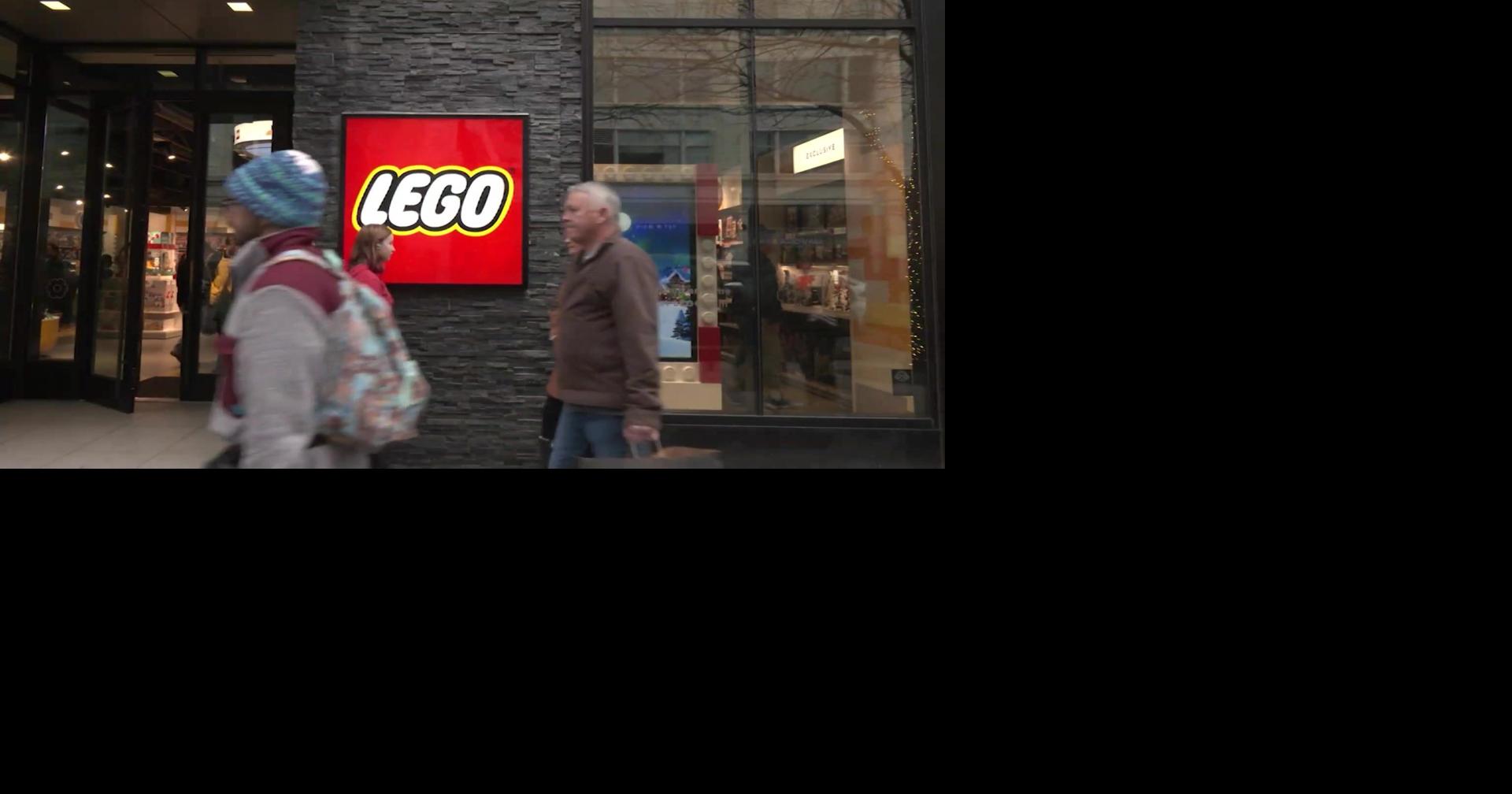 Poll reveals financial strain for Americans during holiday season