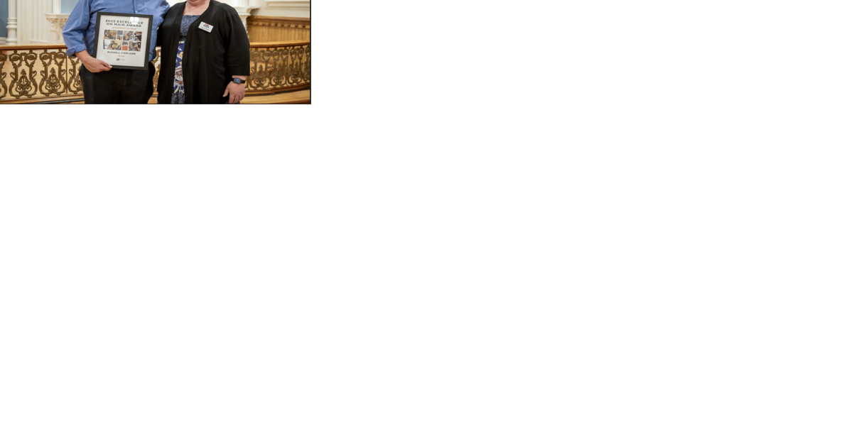 Russell Carlson wins Leadership on Main Award for his commitment to the Selah community - Vimarsana News