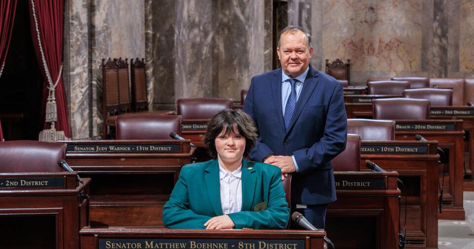 Kennewick High School student serves as state Senate page in Olympia