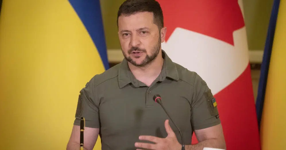 Zelenskyy offers to drop NATO bid for security guarantees but rejects US push to cede territory