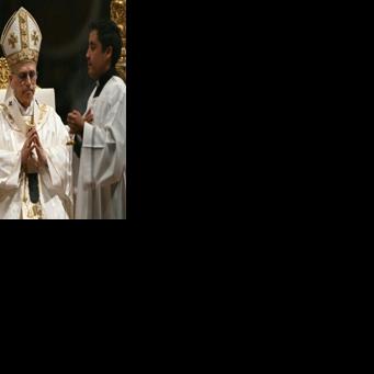 'Choose peace': Pope marks first Easter under cloud of Mideast war