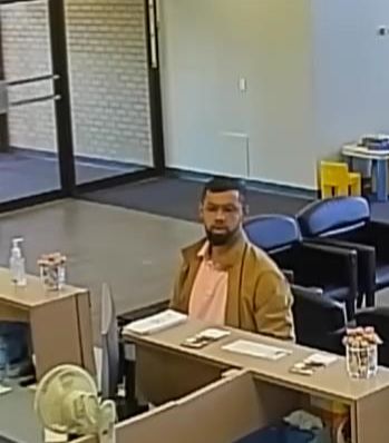 Kennewick Police Looking For Suspect In Two U.S. Bank Thefts That ...