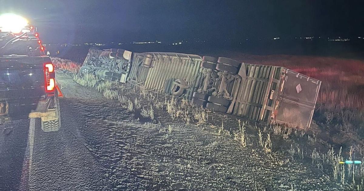 Apple-bearing truck veers and rolls off road; no one injured say Benton County deputies