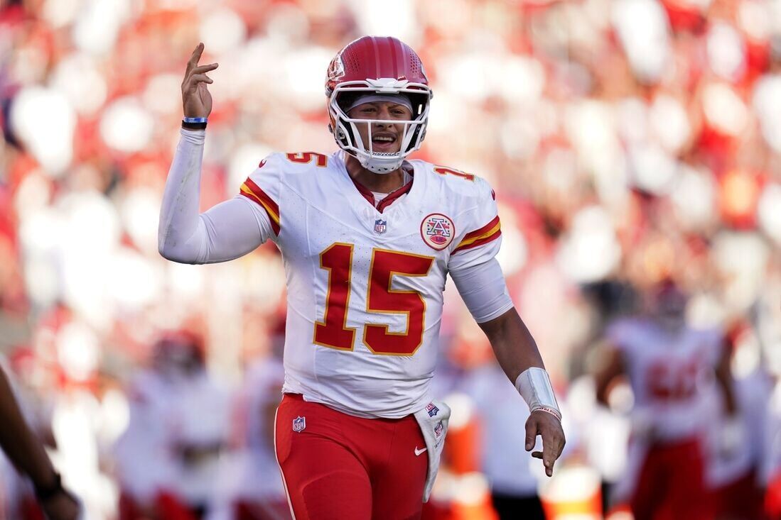 Patrick Mahomes, Chiefs Put Unbeaten Streak On Line Vs. Raiders ...