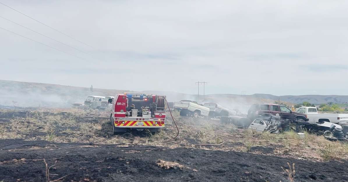 Car overheats in Selah, causes small wildfire - Vimarsana News