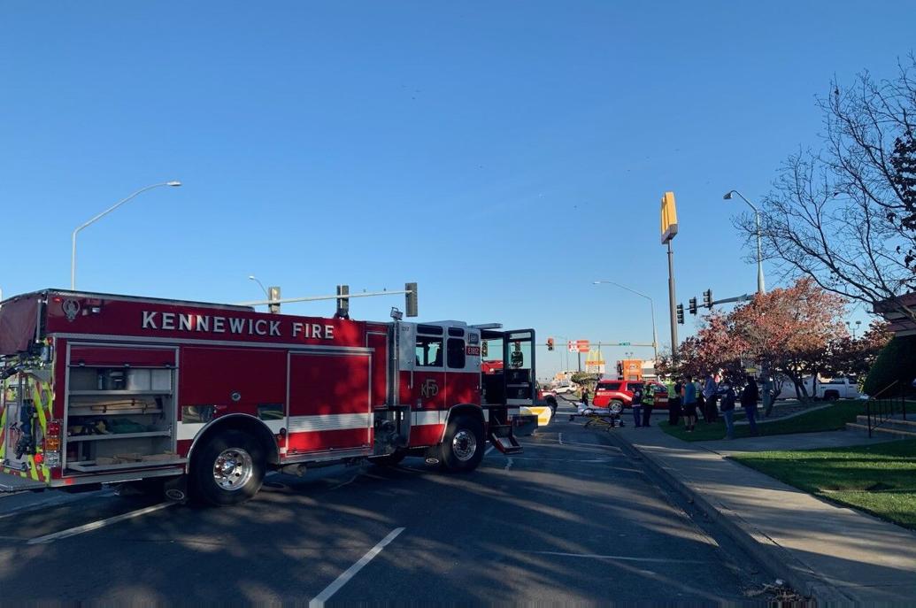 Three people injured in major car crash in Kennewick Crime
