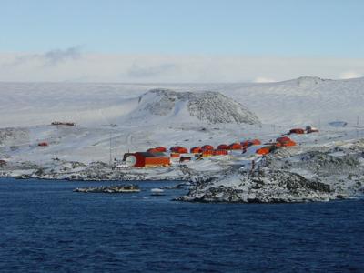 Ice shelf collapses in previously stable East Antarctica ...