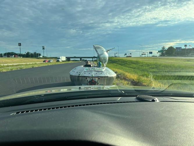 to Earth? Police pull over ‘UFO’ with expired licensed plate