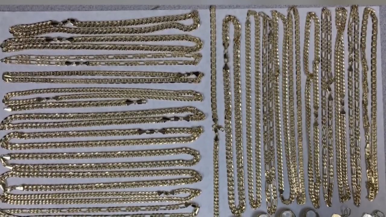 Jewelers warn of scammers selling fake gold