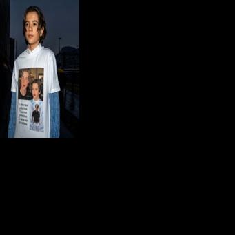 Tobyas Pidoux, who lost his brother Trystan in the Crans-Montana fire, wore a t-shirt with a picture of them together