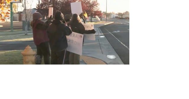 Kennewick Starbucks participates in Red Cup Rebellion - Vimarsana News