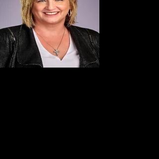 Committee opts to amend child social media bill, sends city flag bill to senate