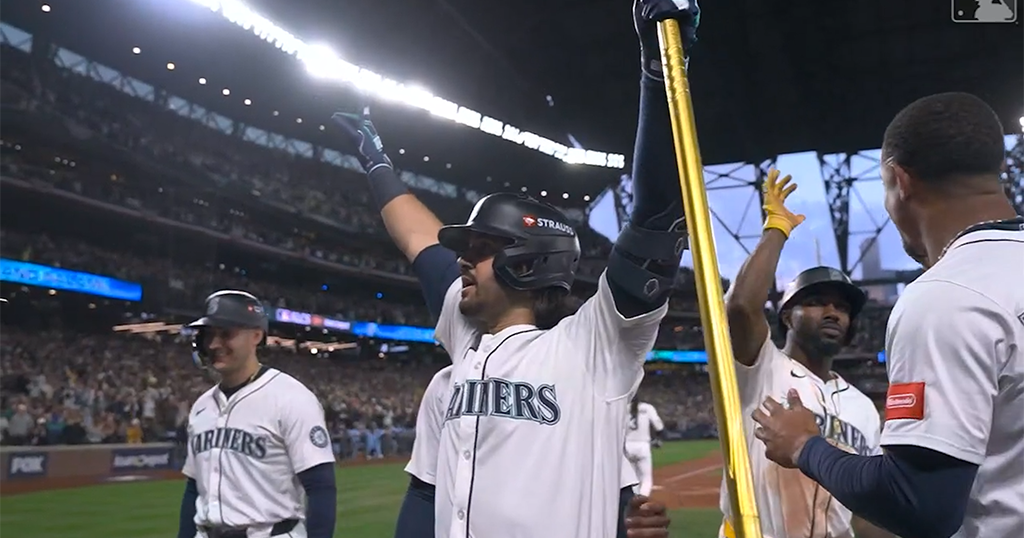 Seattle slams Toronto in Game-5 2025-10-18