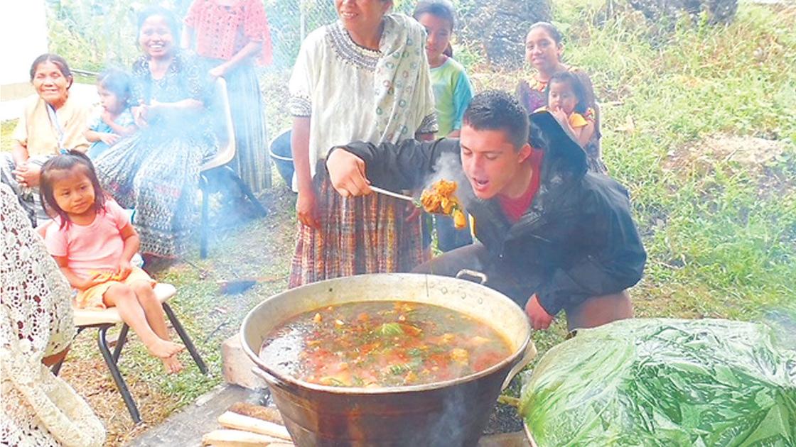 Caldo de Polo Guatemalteco | comida Caldo de Polo Guatemalteco | comida