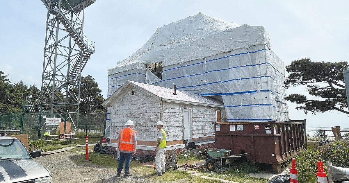 Lighthouse restoration work continues | News | newportnewstimes.com