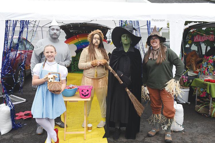 Trunk ‘R Treat draws crowd Community