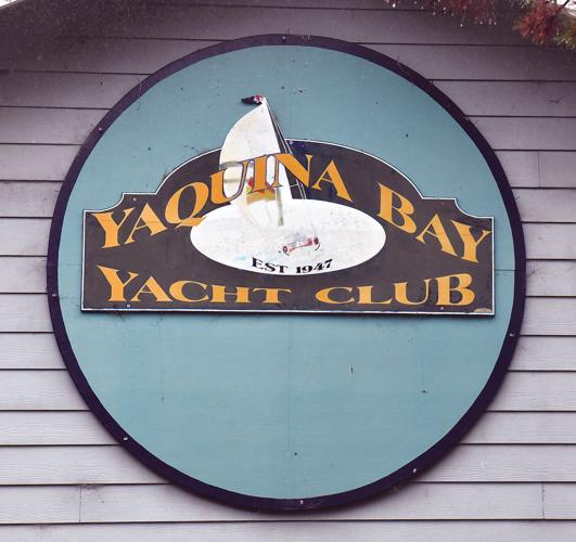 yaquina-bay-yacht-club-sign